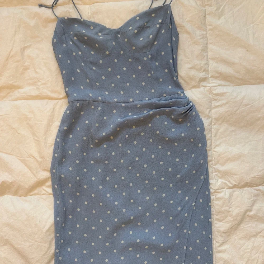 Reformation Kourtney dress - Picture 3 of 4